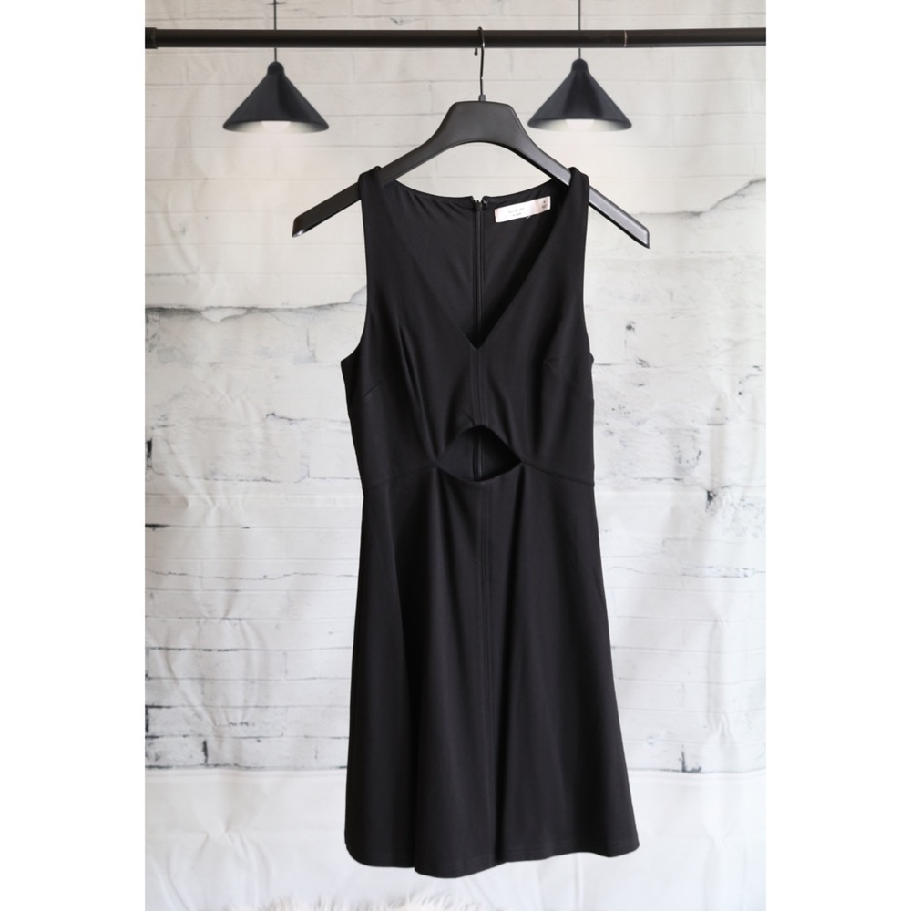 Ali & Jay - Alfresco @ Geoffrey’s Cutout Minidress